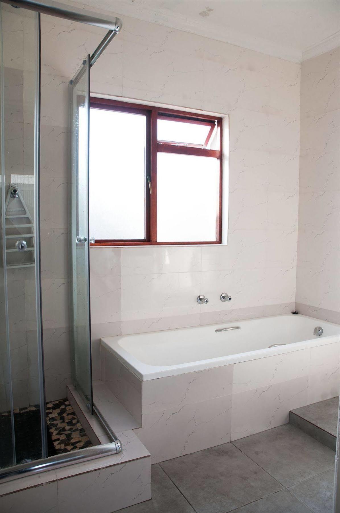 Altona Hotel